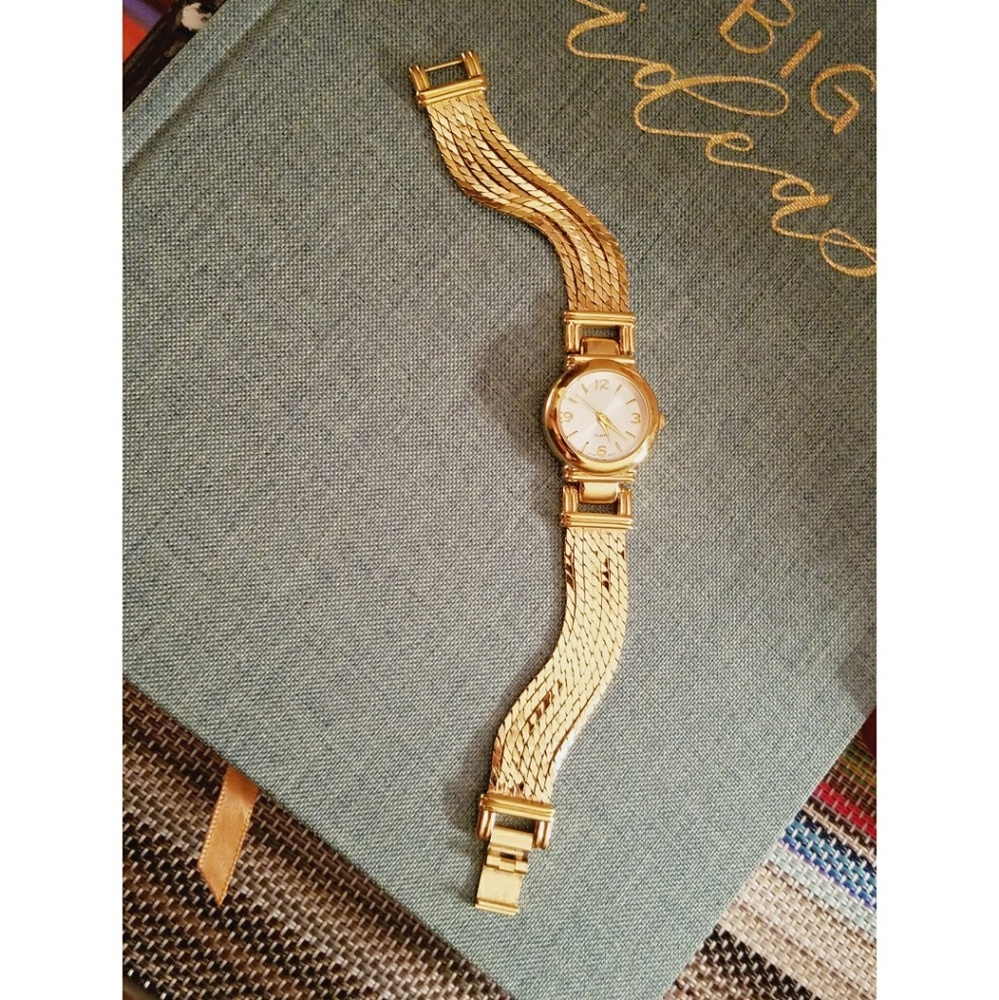 🕰 Gold Watch!